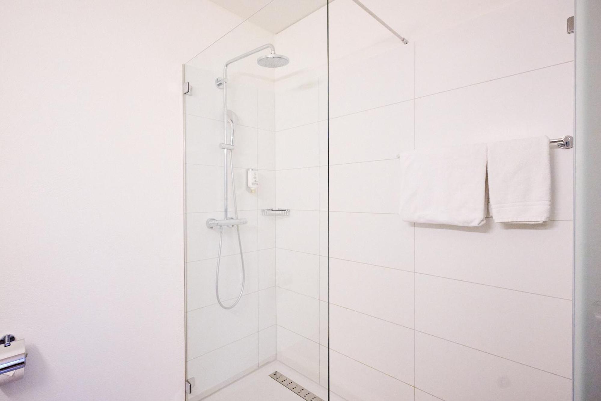 Hotel Am Kreisel Self-Check-In By Smart Hotels ลาเชน ภายนอก รูปภาพ