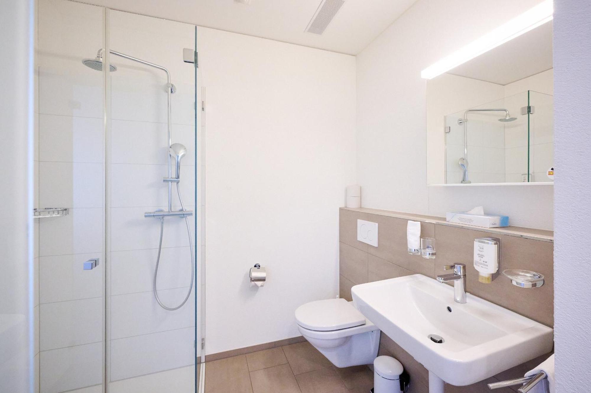Hotel Am Kreisel Self-Check-In By Smart Hotels ลาเชน ภายนอก รูปภาพ